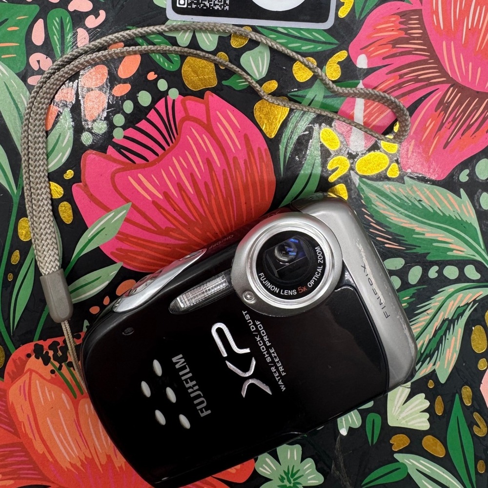 Fujifilm FinePix XP Digital Camera Black Waterproof Shockproof 5x Optical Zoom